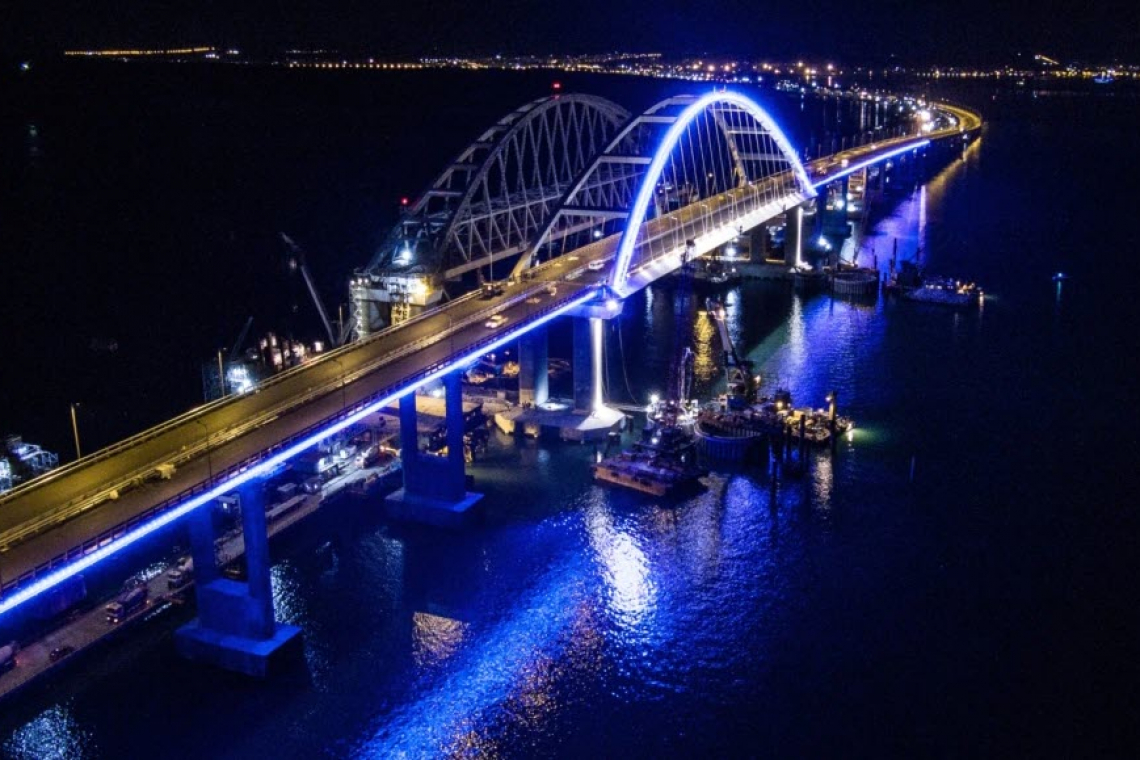 ***** BULLETIN ***** Ukraine President Signs ORDER to Re-Capture Crimea from Russia . . . Kerch Bridge Now a "Target"