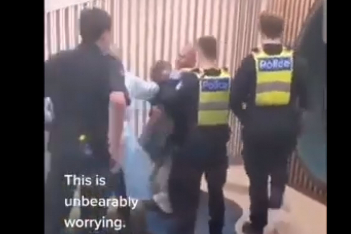 VIDEO: FORCED VACCINATION OF CHILD AS COPS TACKLE FATHER