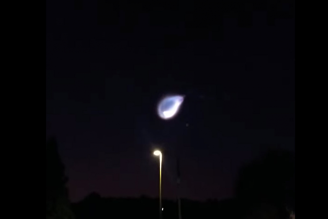 "Space Jellyfish" Appears As Space X Rocket Launches Starlink Satellites from Florida