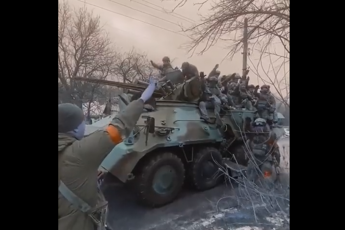 VIDEO: Ukrainian Troops, On the battlefield, Giving NAZI Salute