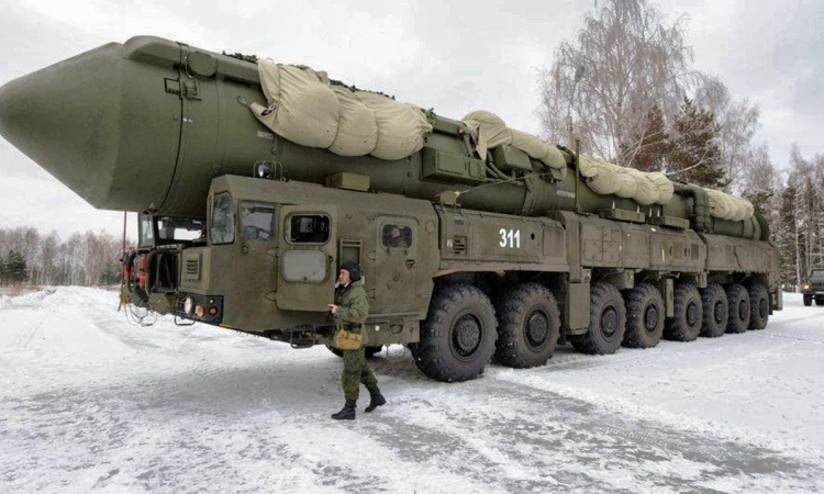 URGENT: 300 RUSSIAN MOBILE NUCLEAR MISSILES ON THE MOVE