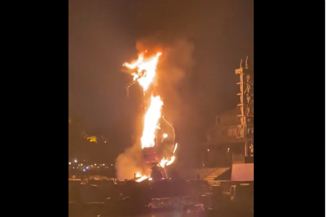 Disney Dinosaur Cathches Fire During &quot;Fantasmic&quot; Show - Burns Down