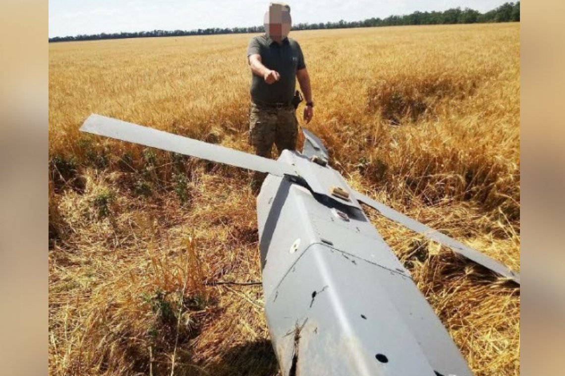 Russians Capture British/French "Storm Shadow" Missile and Intact Black Hornet Drones
