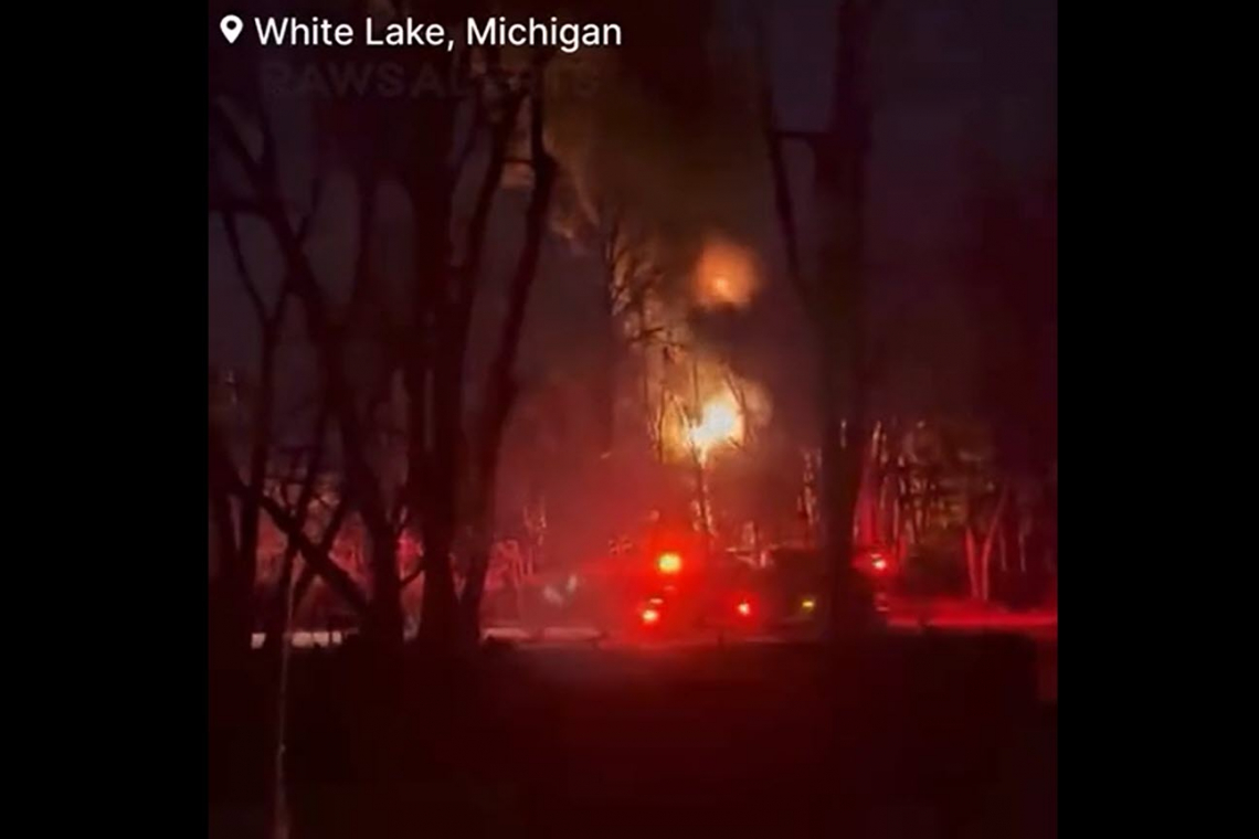 Michigan Petroleum Refinery Hit by MULTIPLE Explosions, large fire