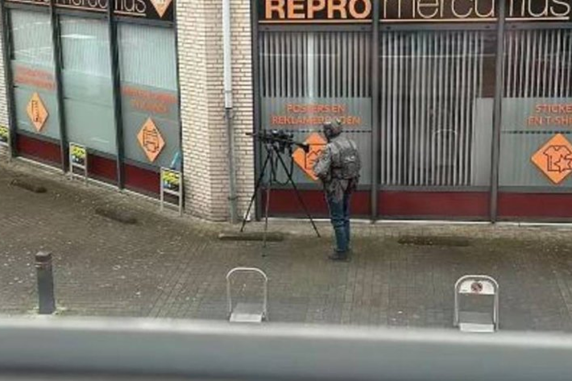 SNIPERS IN-PLACE at Hostage/BOMB Situation in Netherlands