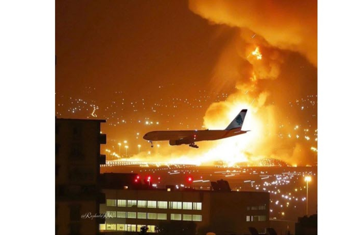  ISRAEL ATTACKING LEBANON - Airports, Banks, Ship Ports