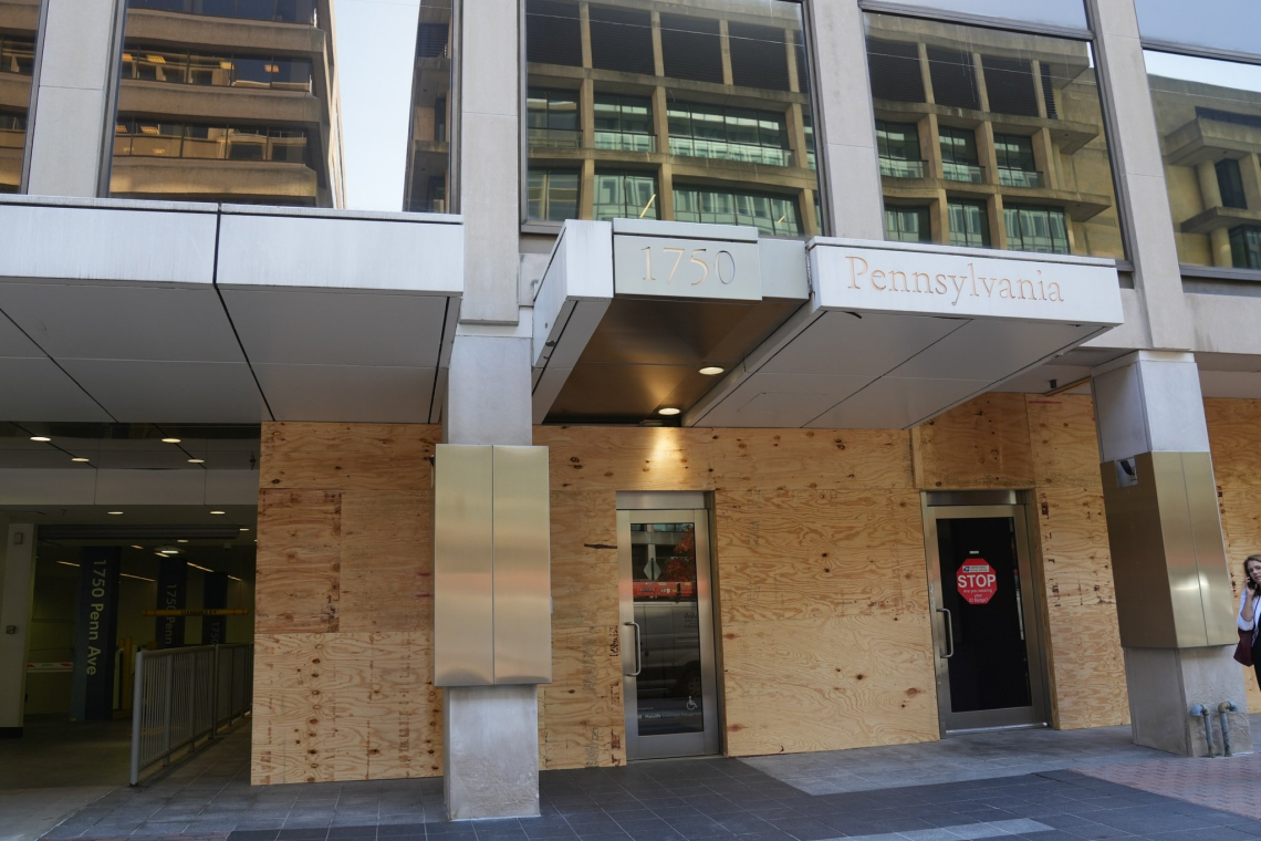 Trouble Coming: Washington, DC Stores Boarding-up Prior to Election Day