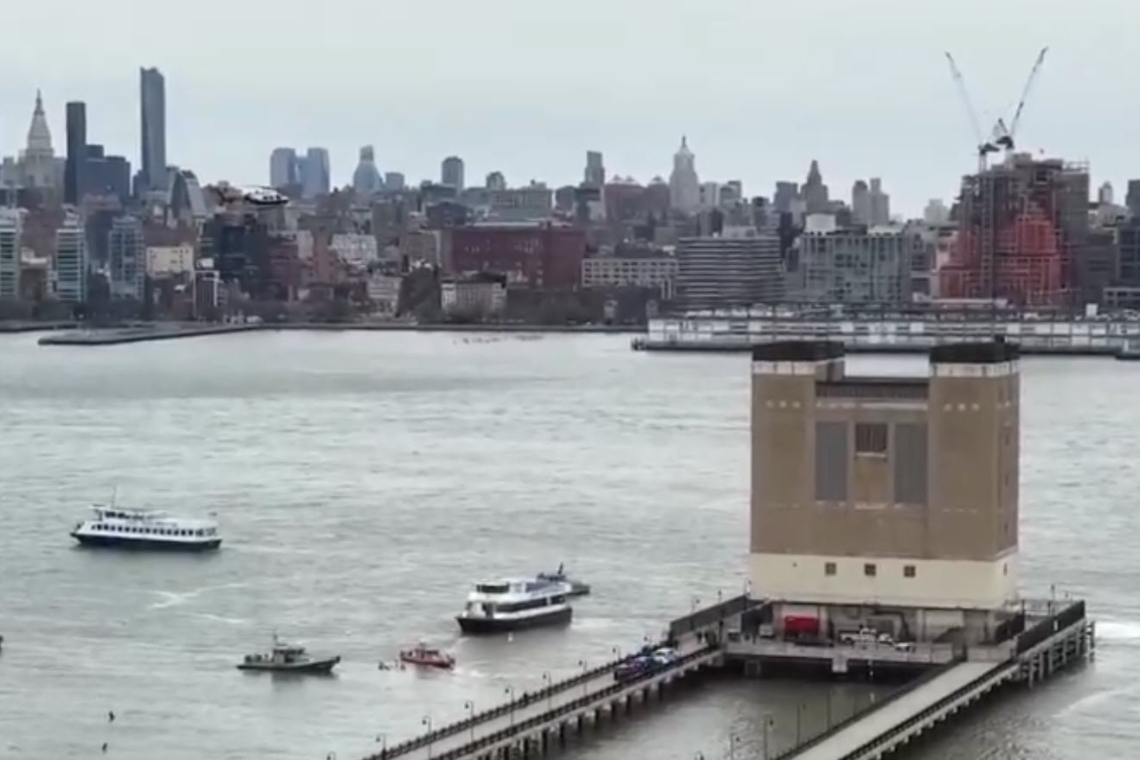 UPDATED 7:04 PM EDT -- Helicopter Crashes into Hudson River, Jersey City side