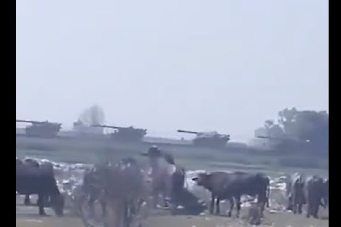 BREAKING NEWS: Pakistan Deploying Howitzers to India Border