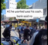 LARGEST BANK IN AUSTRALIA APPEARS TO BE FAILING  ! ! ! ! !  DENYING CUSTOMER WITHDRAWALS