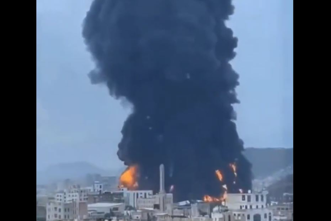 Israeli War Planes Attack Yemen Capital &amp; Presidential Palace