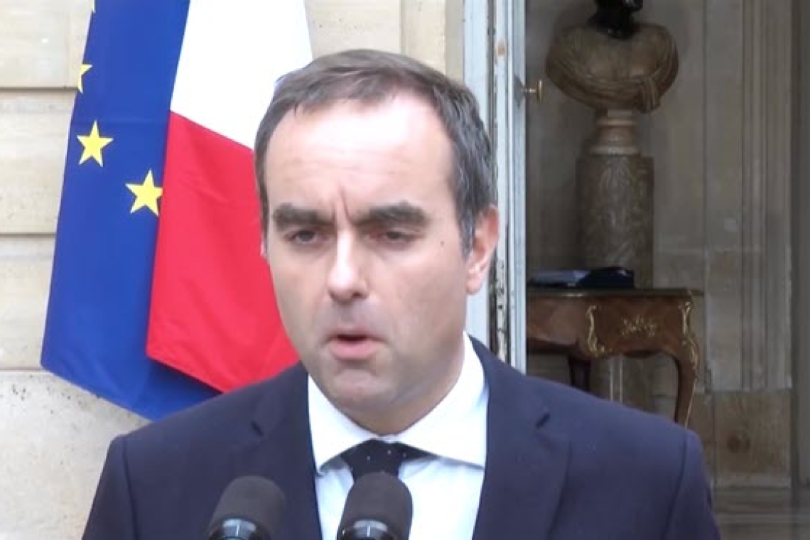 Government of France COLLAPSES - Again