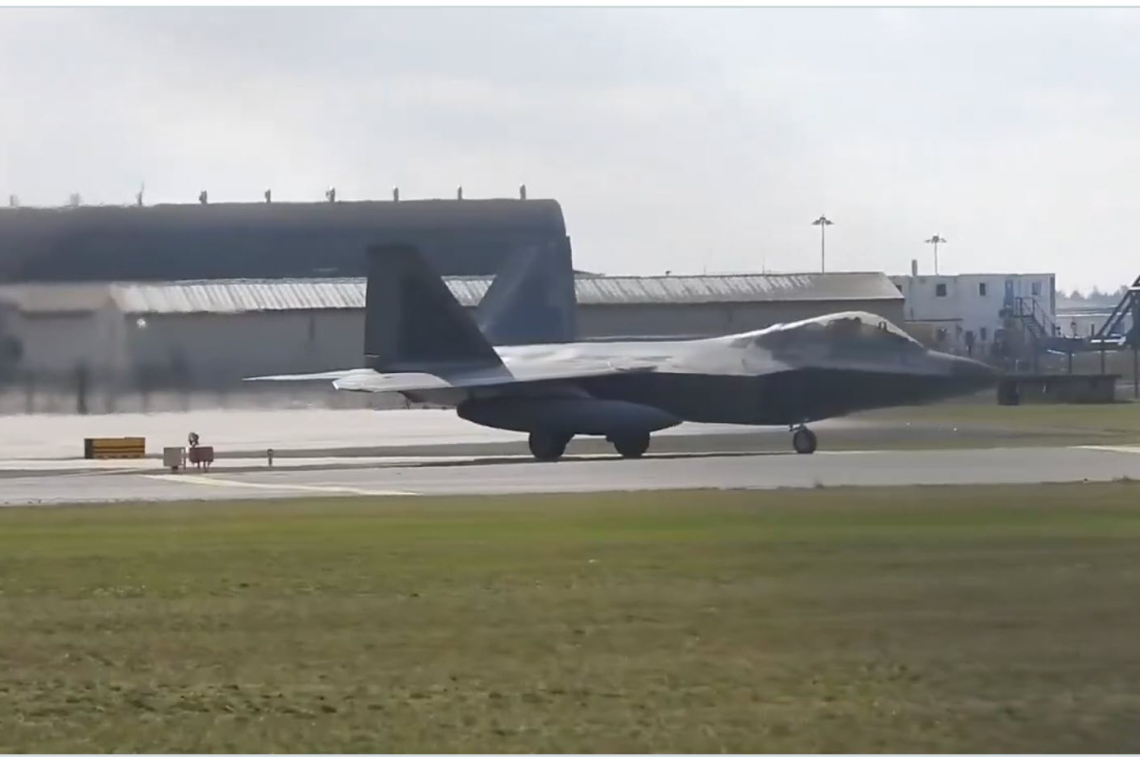 "Raptors" Taking-off-From RAF Lakenheath in UK