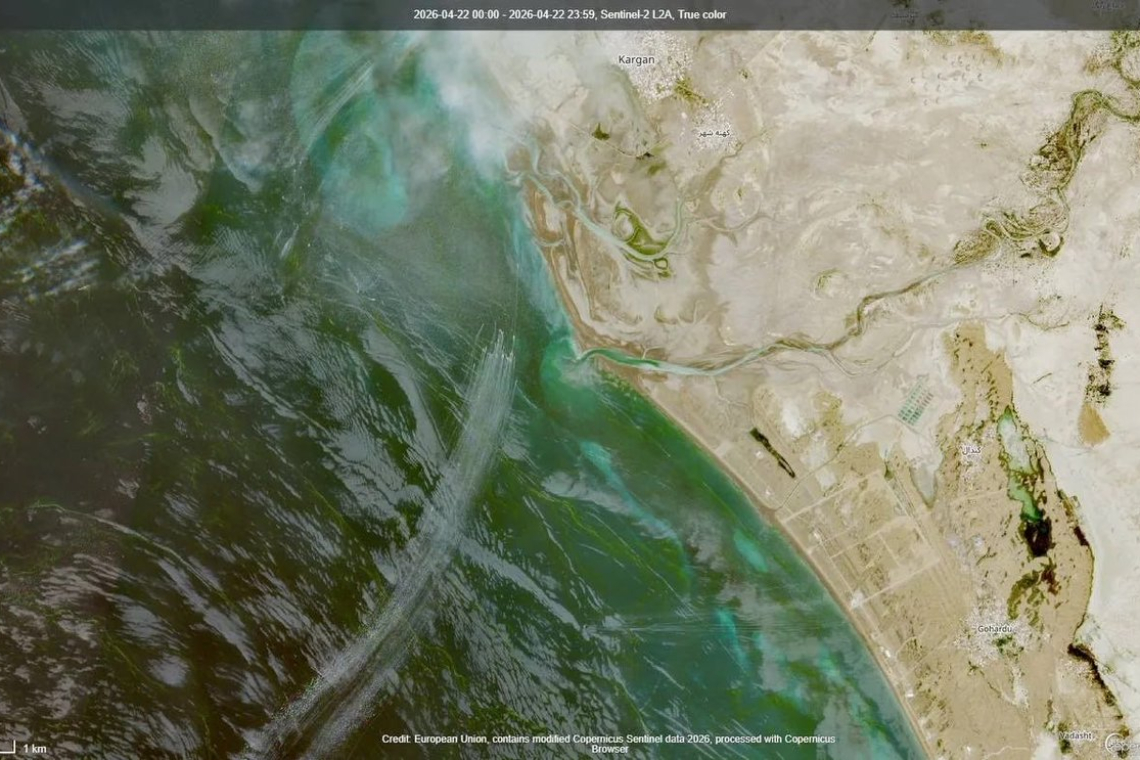 Iran Speedboats Swarm Strait - Now MINED ?!?!?!?!